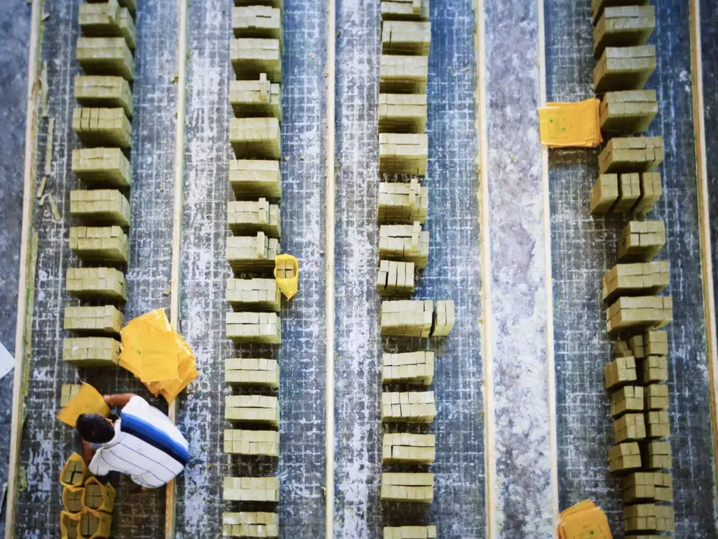 交流接触器与热继电器在工业配电系统中的技术配套方案
