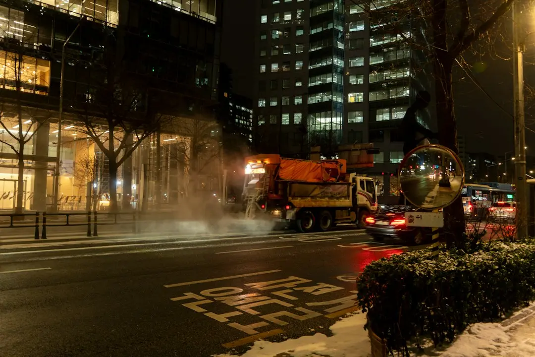 断路器、交流接触器与热继电器在工厂配电柜中的配套应用指南